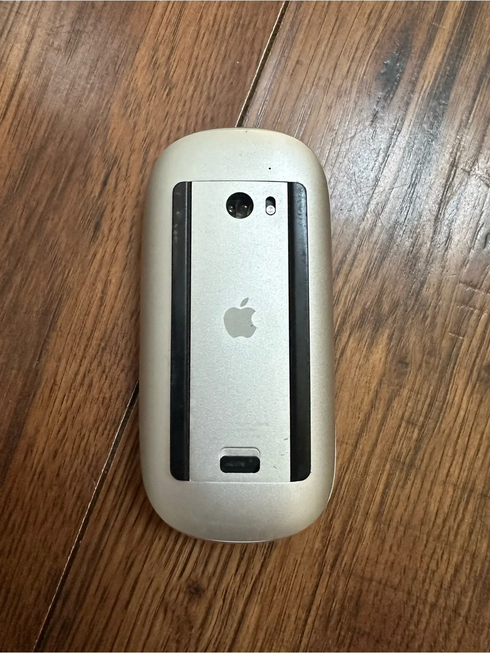 Apple White Wireless Magic Mouse with Apple Logo
